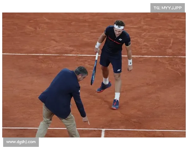 网球比赛中主裁判判罚的影响力与公正性探讨