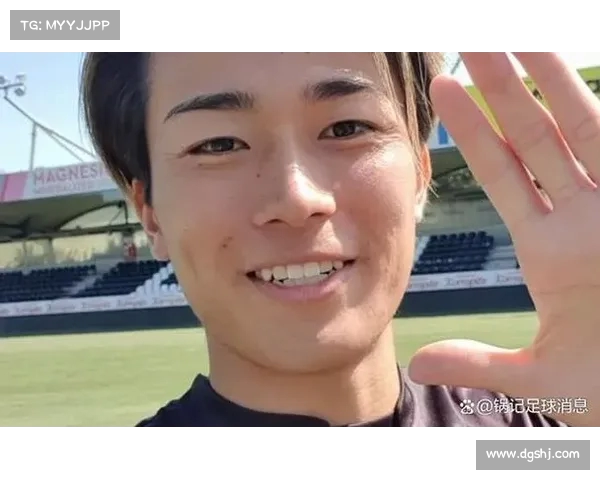 阿贾克斯官方宣布签下日本国脚板仓滉 转会费总额1250万欧元