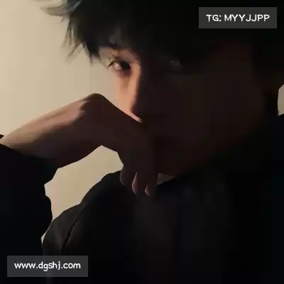 荣杏暖